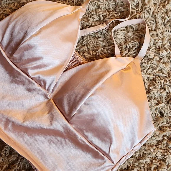 Silky metallic creamish/pink crop tank top with adjustable straps womans small - Picture 7 of 12